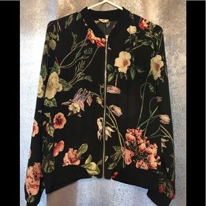 Beautiful floral jacket 🌺